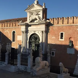 Damiana Venise