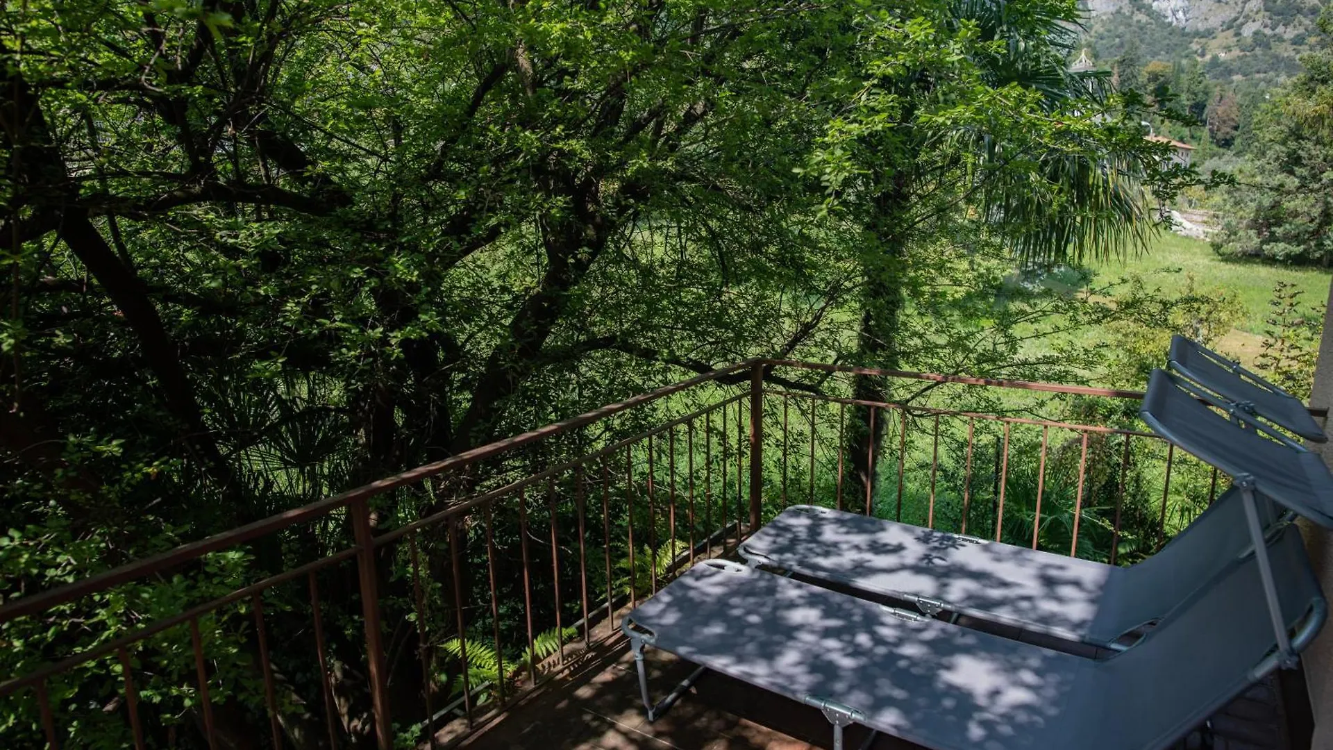 Serene Garden Getaway Cadenabbia 0*,