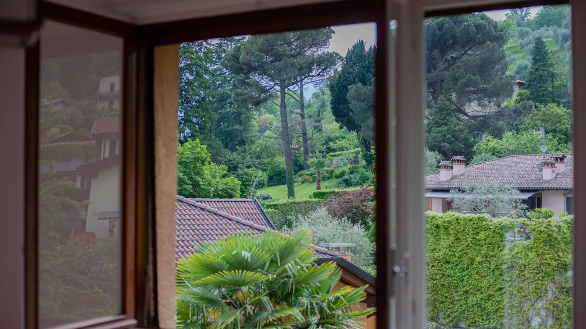 Apartment Serene Garden Getaway Cadenabbia